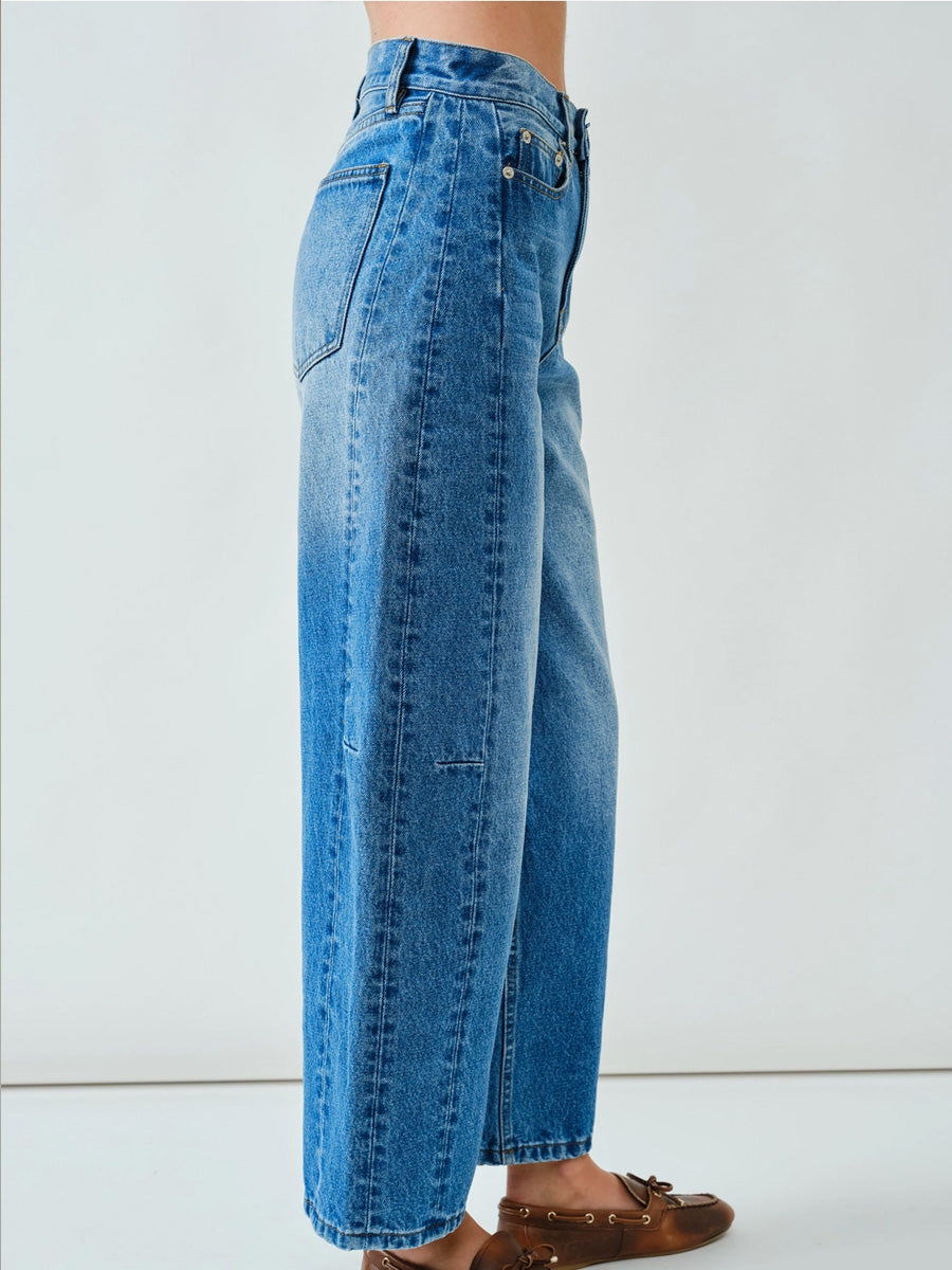 CLASSIC BARREL JEAN - MEDIUM WASH